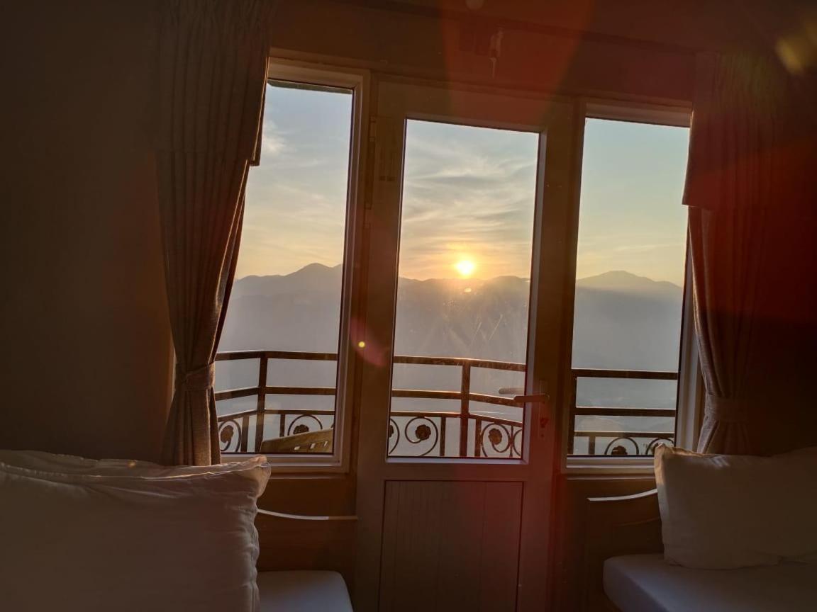 Hotel High Ground Inn Sarangkot Pokhara Extérieur photo