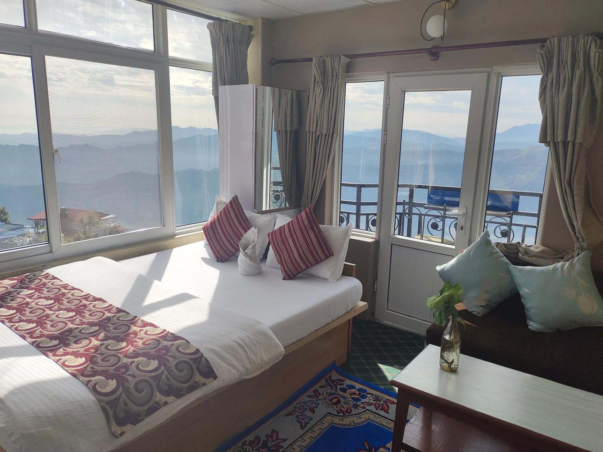 Hotel High Ground Inn Sarangkot Pokhara Extérieur photo